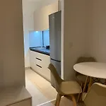 Golden Nook - Modern With Balcony *