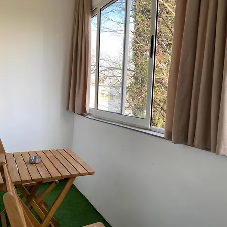 Golden Nook - Modern With Balcony Podgorica